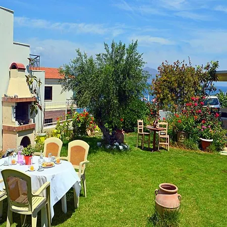 Manos Apartment *